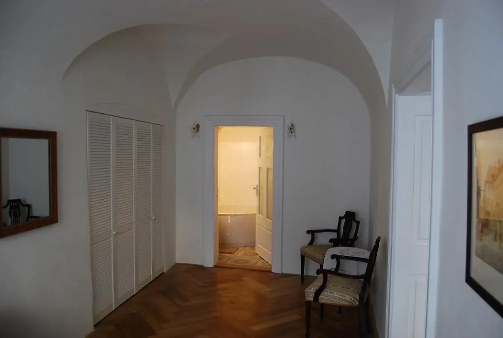 Trziste Apartment Prague