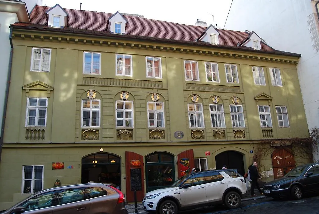 Trziste Apartment contacts